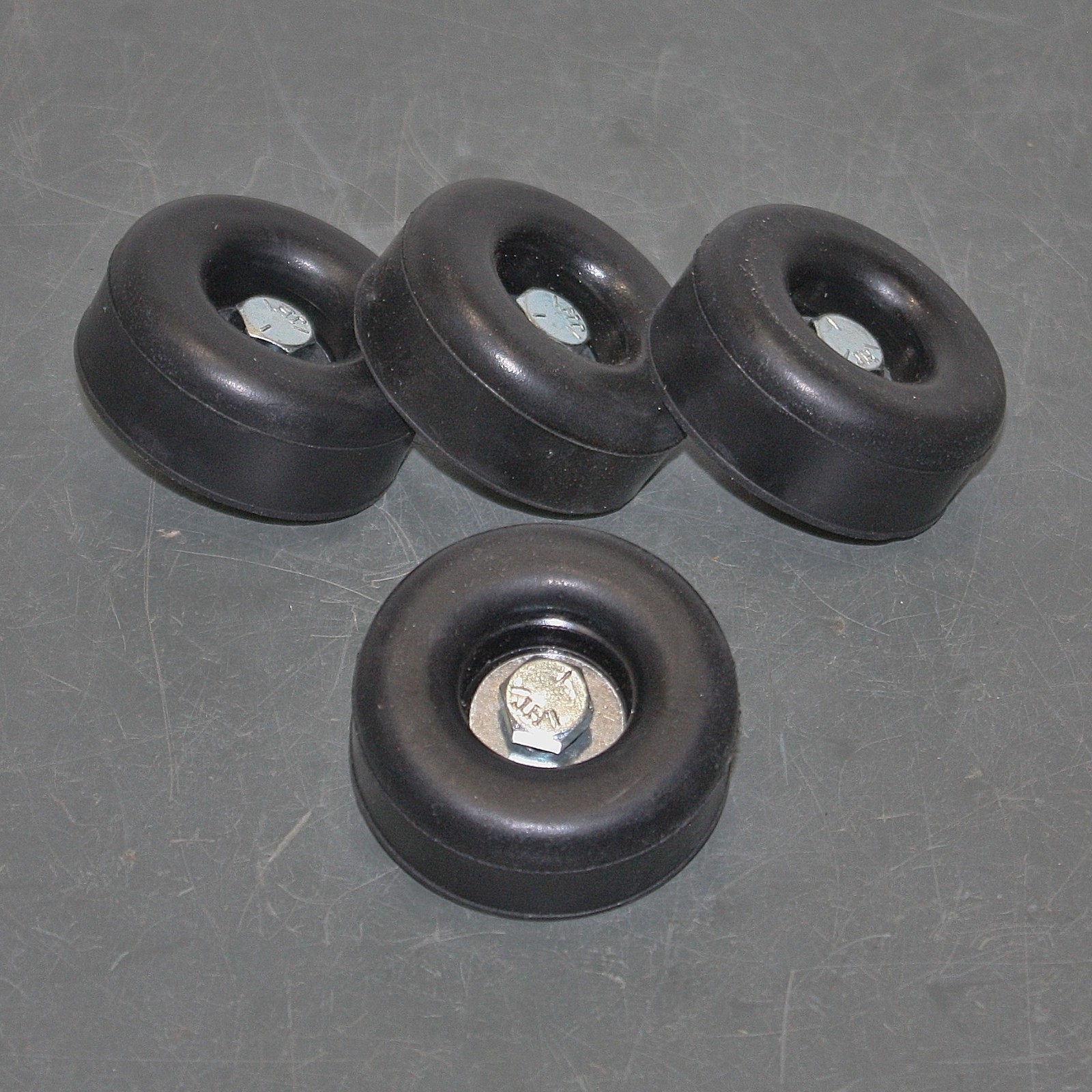 (4) Cotterman Replacement Ladder Rubber Pads SU2201, 2-1/2″ x 1″, 3/8″ Stud