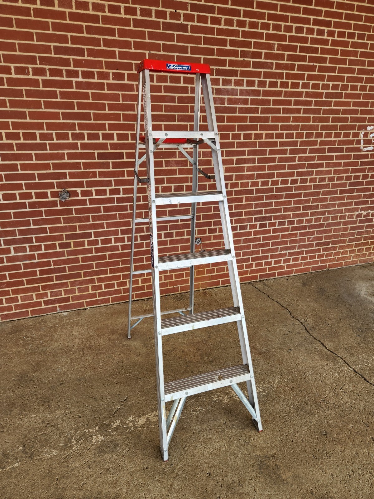 LOUISVILLE 6 FT Aluminum LADDER L2311-06S 200 lb.