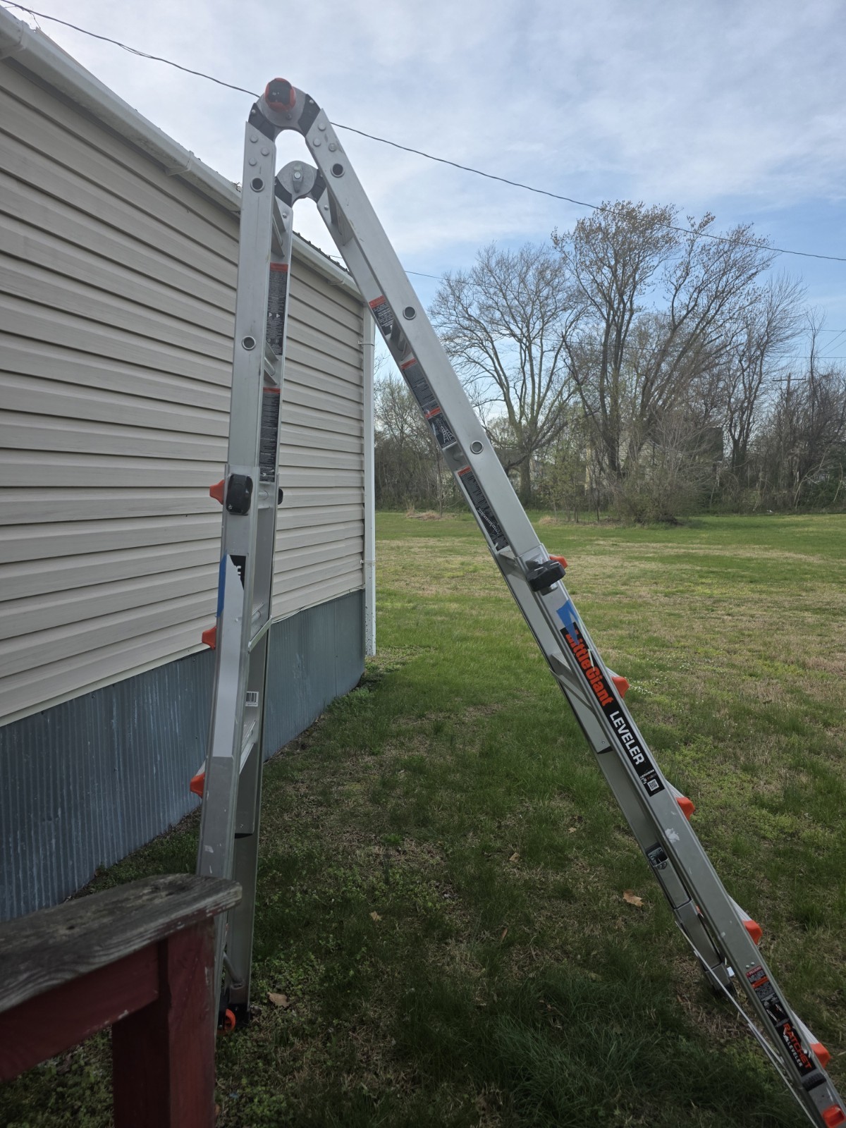 Little Giant Ladder Systems Leveler Multi-Position Aluminum Folding Ladder