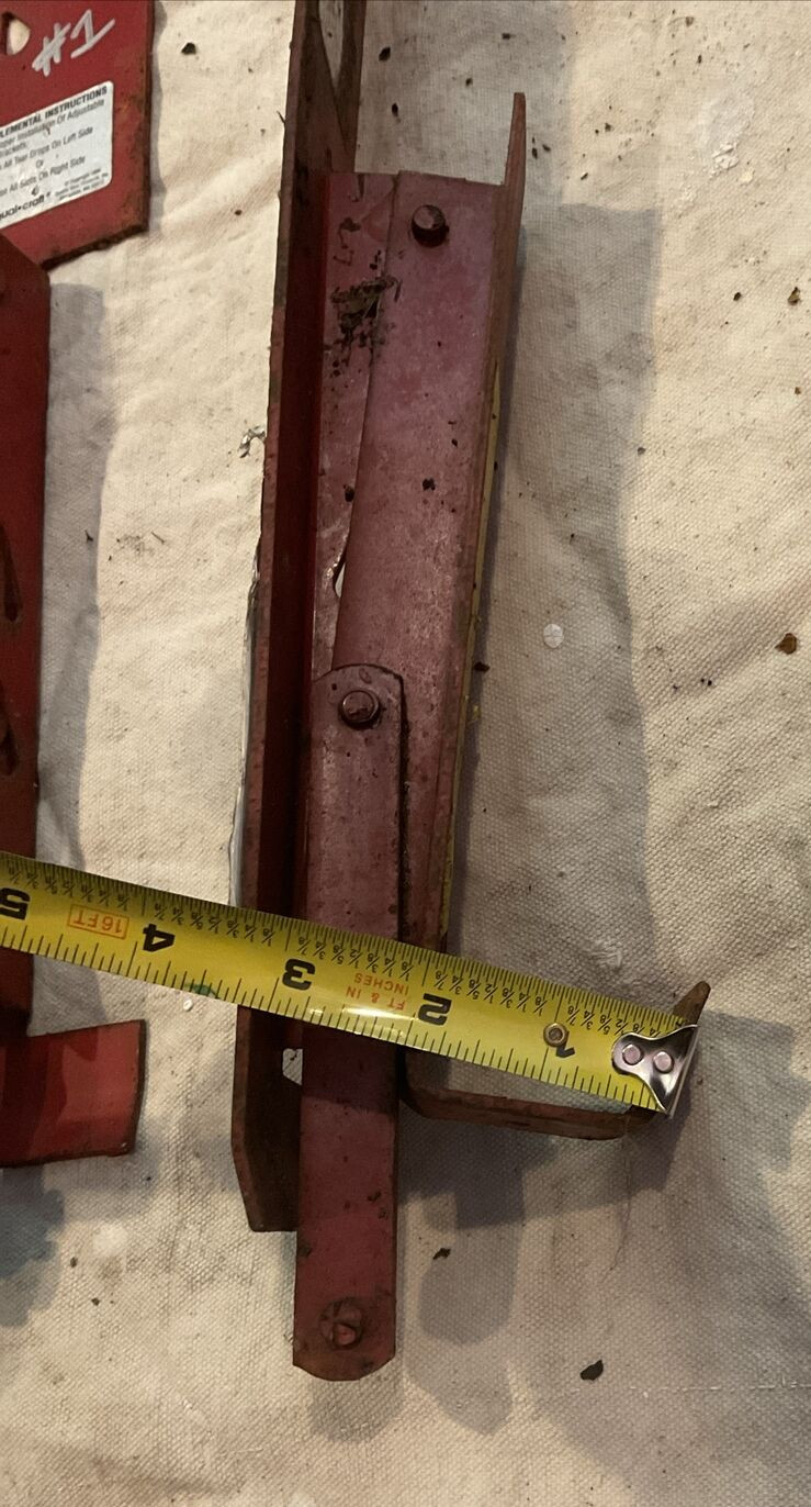 Qual Craft 10 In. Adjustable Roof Bracket (2 Brackets Included) Preowned Shingle