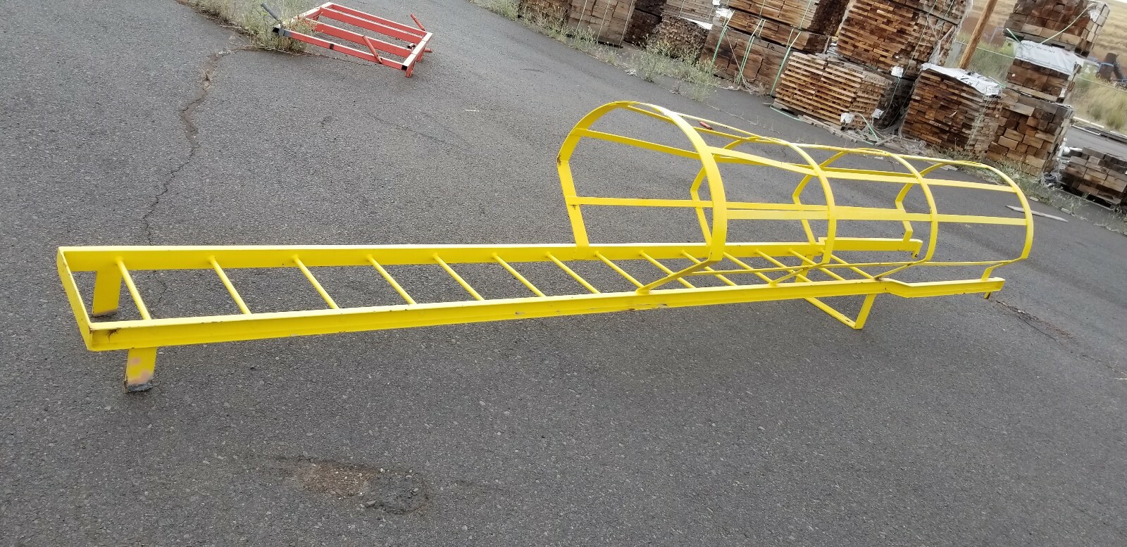 Vertical Ladder System Fall Protection 17 ft 8 in high 20 3/4 in wide