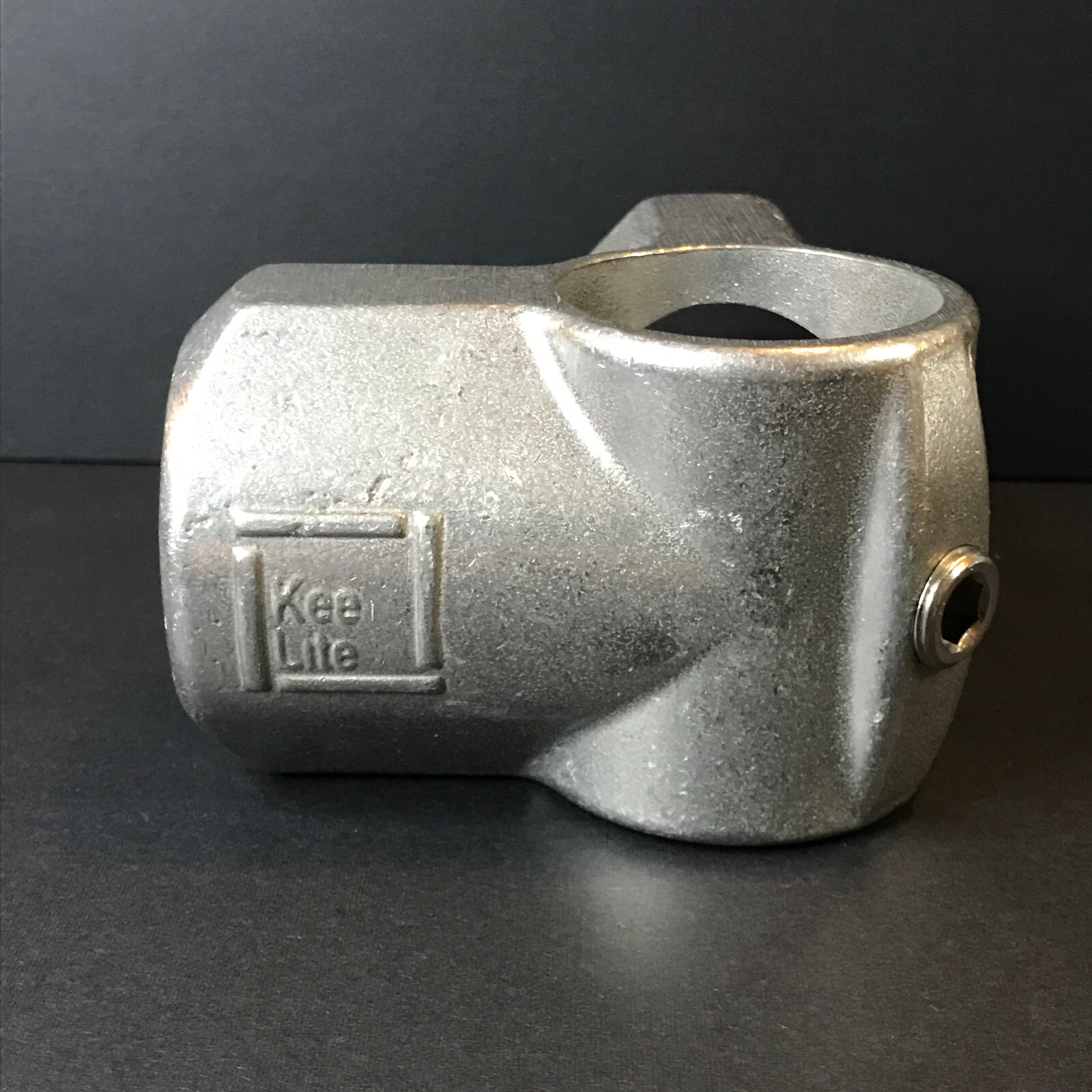 Kee Lite L21-8 – Side Outlet Tee, 1-1/2″ Scaffold Connector Elbow