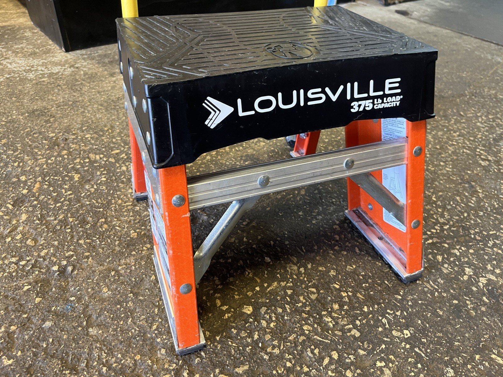 Louisville Fy8001 Step Stand, 1 Steps, 375 Lb Load Capacity, 13 In Tall Step
