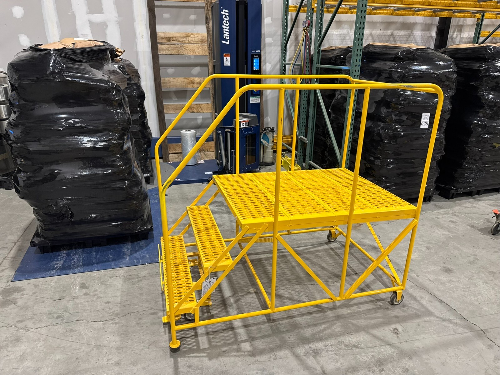 COTTERMAN Work Platform: 2.5 ft Platform Ht – 36″x48″ Platform Made in USA