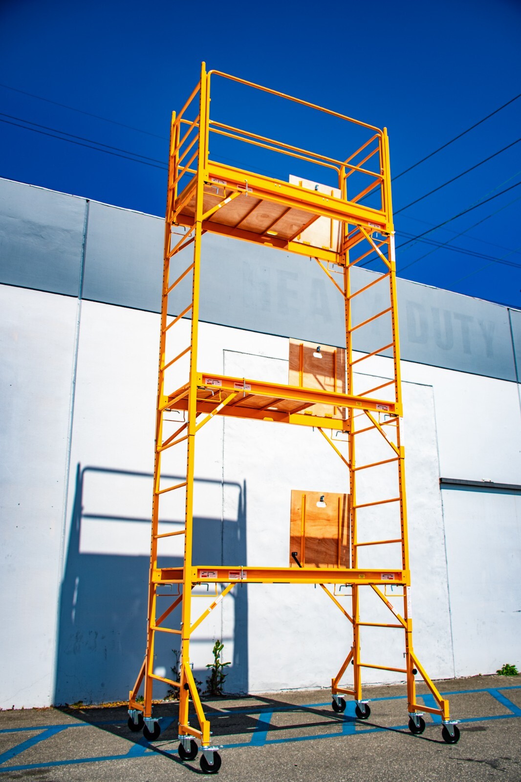 SCAFFOLDING 18 FT “BUILDMASTER” W/Guard Rail &Outriggers Painting Drywall