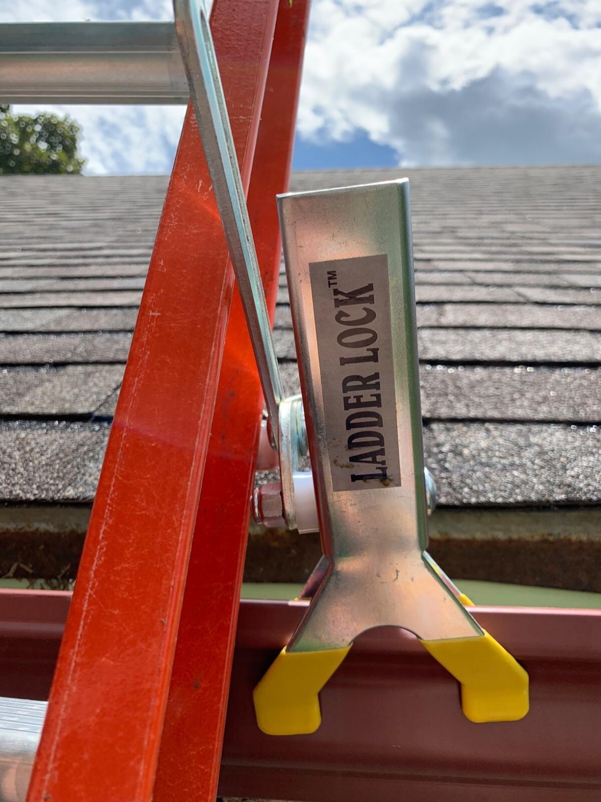 Stability Ladder Lock Gutter Clamp Climb Safety Device Clean Gutter Repair Roof