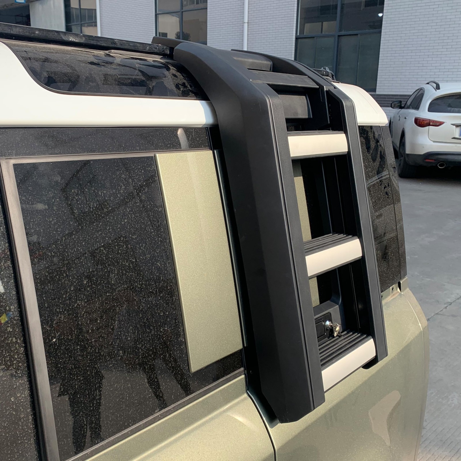 Driver Side Ladder Fit for 2020-2026 Land Rover Defender 110