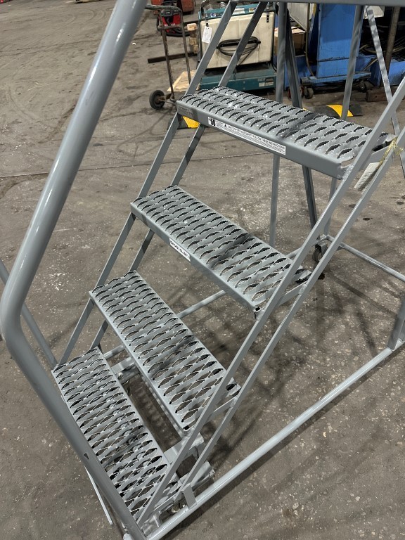 COTTERMAN 50″T / 5 STEP PORTABLE STAIRS